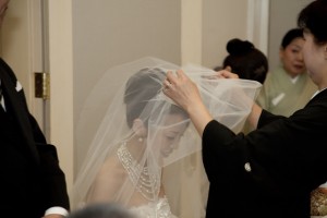 福岡　ブライダル撮影　ウエディングアルバム　結婚式の写真　披露宴の写真　0358ベールダウン